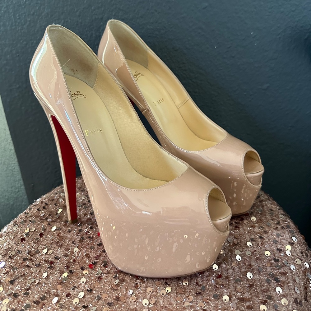 Christian Louboutin Nude Patent Highness 160 Peep Toe Pumps EUC 40